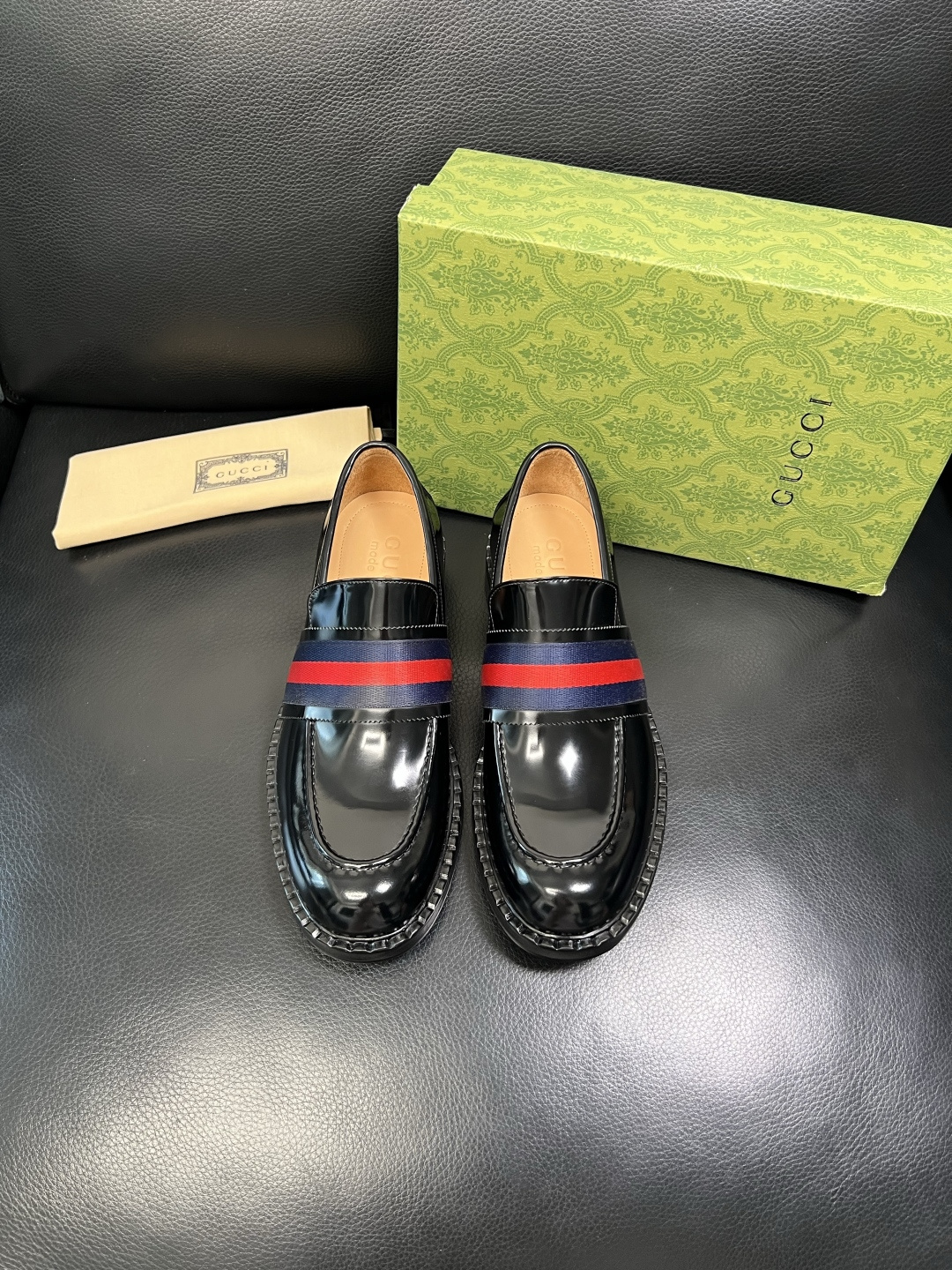 Gucci 高品质 顶级工艺品 古奇 皮鞋系列专柜同步 原厂配置，意大利进口原版牛皮，进口水染牛里 ，鞋