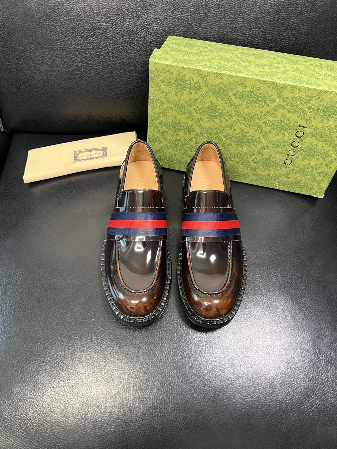 Gucci 高品质 顶级工艺品 古奇 皮鞋系列专柜同步 原厂配置，意大利进口原版牛皮，进口水染牛里 ，鞋