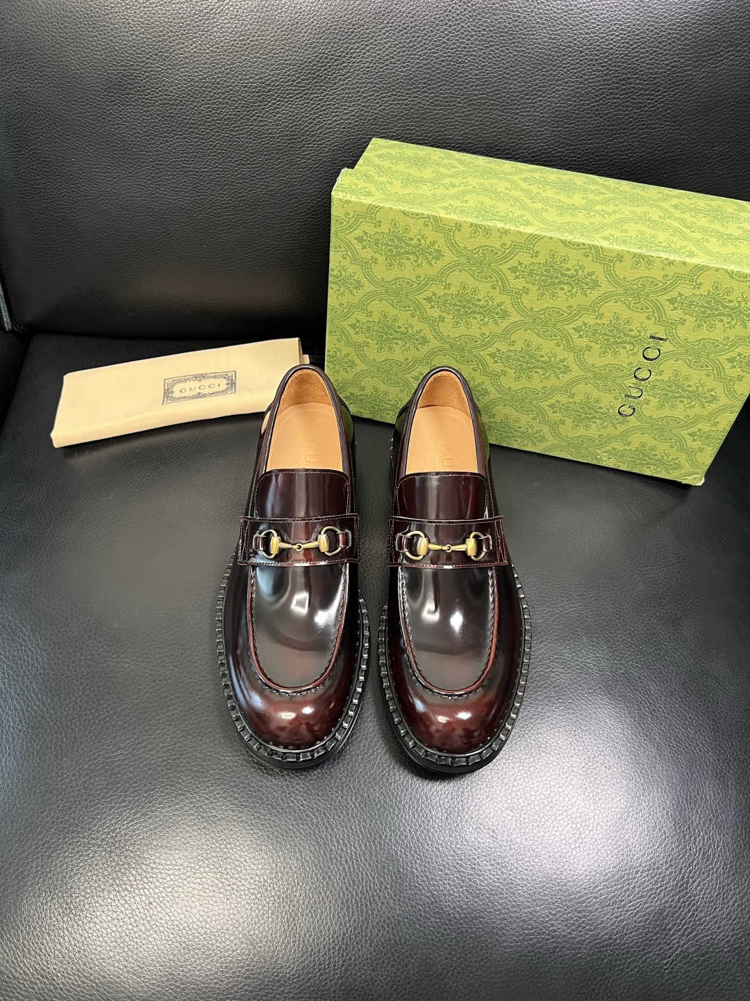 Gucci 高品质 顶级工艺品 古奇 皮鞋系列专柜同步 原厂配置，意大利进口原版牛皮，进口水染牛里 ，鞋
