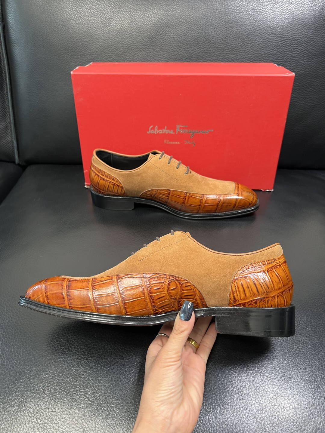 Ferragamo 高品质 顶级工艺品 菲拉格慕 皮鞋 专柜同步发售原厂配置，意大利进口原版牛皮，进口水