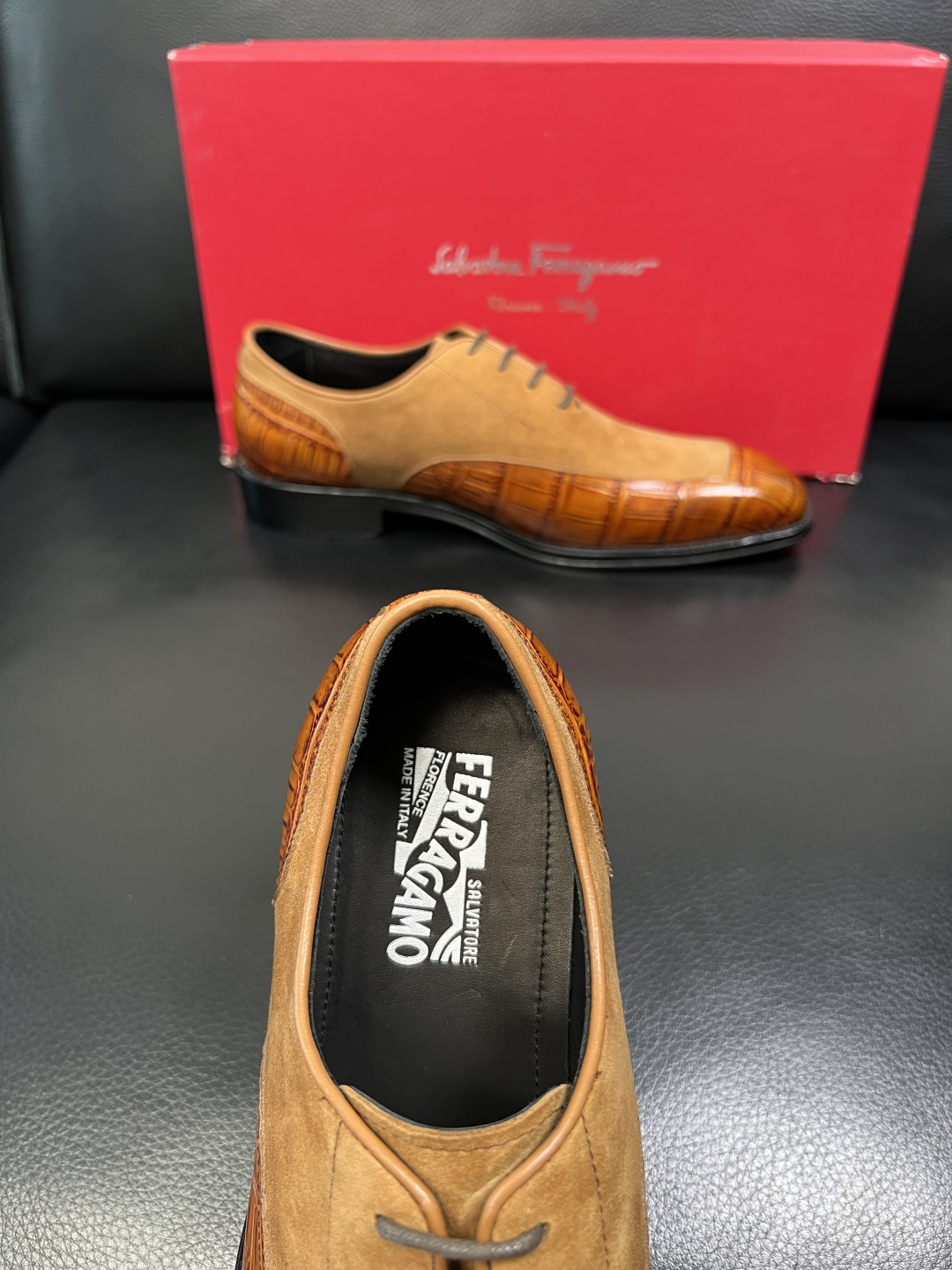 Ferragamo 高品质 顶级工艺品 菲拉格慕 皮鞋 专柜同步发售原厂配置，意大利进口原版牛皮，进口水