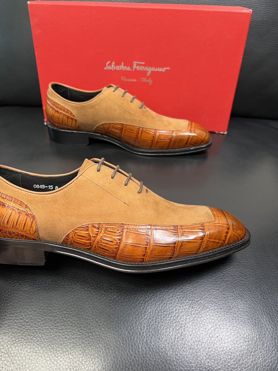 Ferragamo 高品质 顶级工艺品 菲拉格慕 皮鞋 专柜同步发售原厂配置，意大利进口原版牛皮，进口水