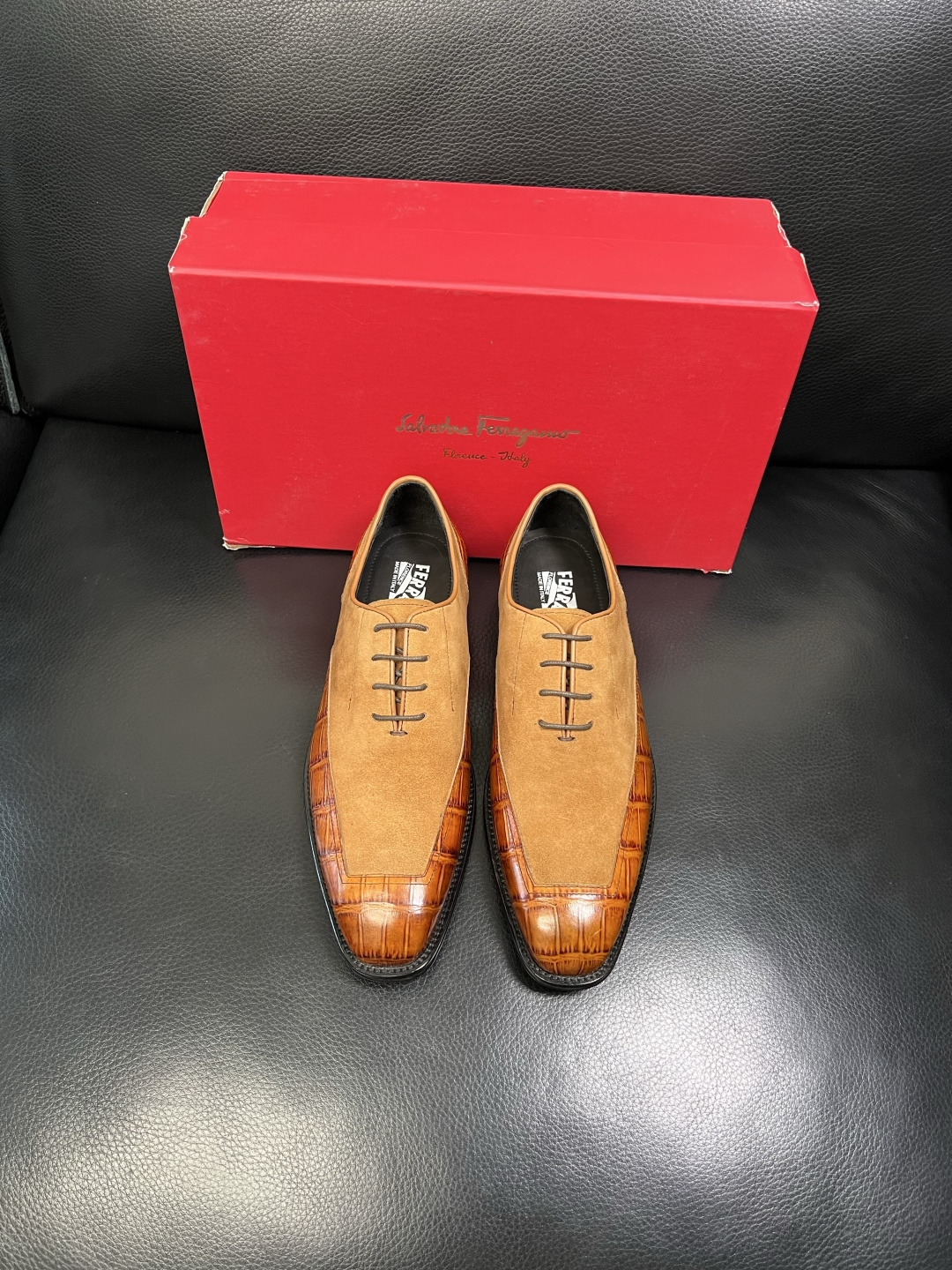 Ferragamo 高品质 顶级工艺品 菲拉格慕 皮鞋 专柜同步发售原厂配置，意大利进口原版牛皮，进口水