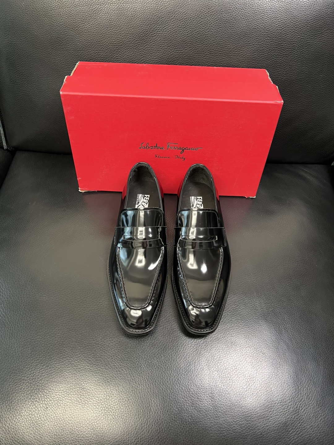 Ferragamo 高品质 顶级工艺品 菲拉格慕 皮鞋 专柜同步发售原厂配置，意大利进口原版牛皮，进口水