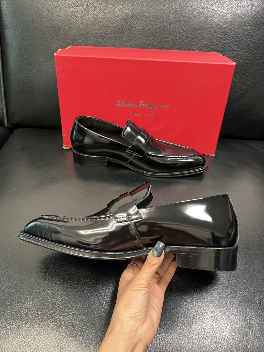 Ferragamo 高品质 顶级工艺品 菲拉格慕 皮鞋 专柜同步发售原厂配置，意大利进口原版牛皮，进口水