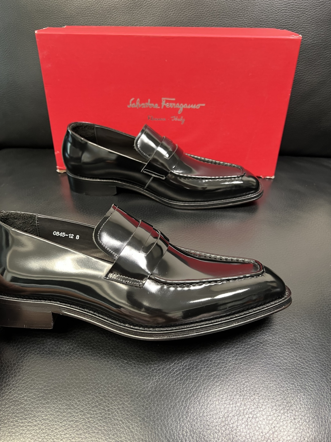 Ferragamo 高品质 顶级工艺品 菲拉格慕 皮鞋 专柜同步发售原厂配置，意大利进口原版牛皮，进口水