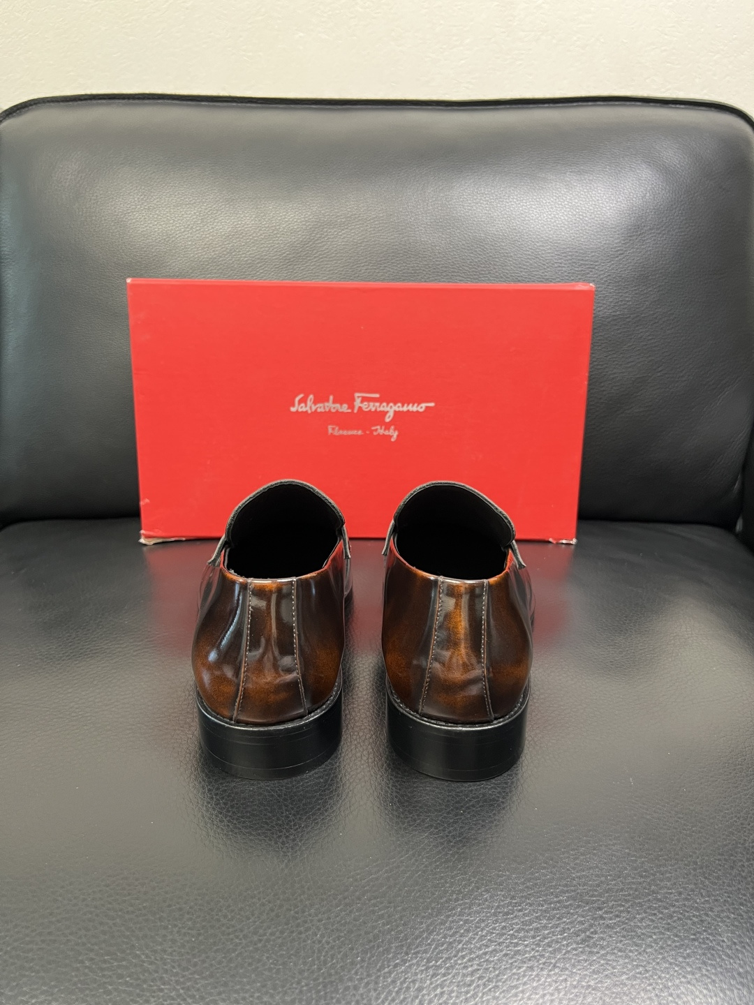 Ferragamo 高品质 顶级工艺品 菲拉格慕 皮鞋 专柜同步发售原厂配置，意大利进口原版牛皮，进口水