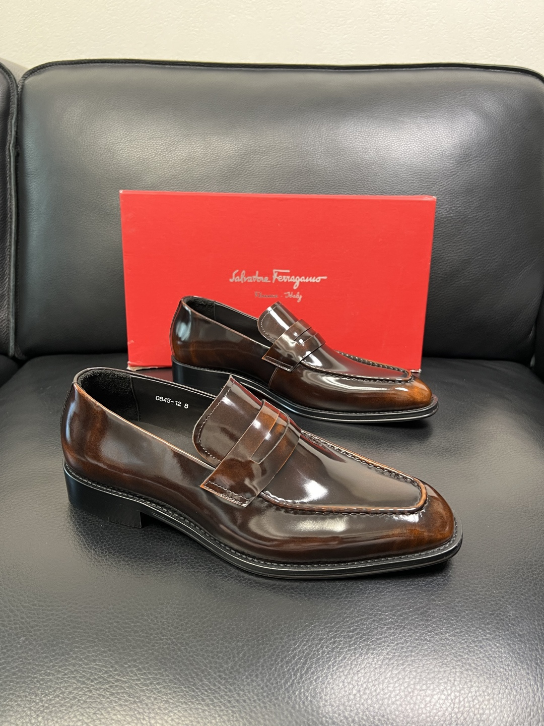 Ferragamo 高品质 顶级工艺品 菲拉格慕 皮鞋 专柜同步发售原厂配置，意大利进口原版牛皮，进口水