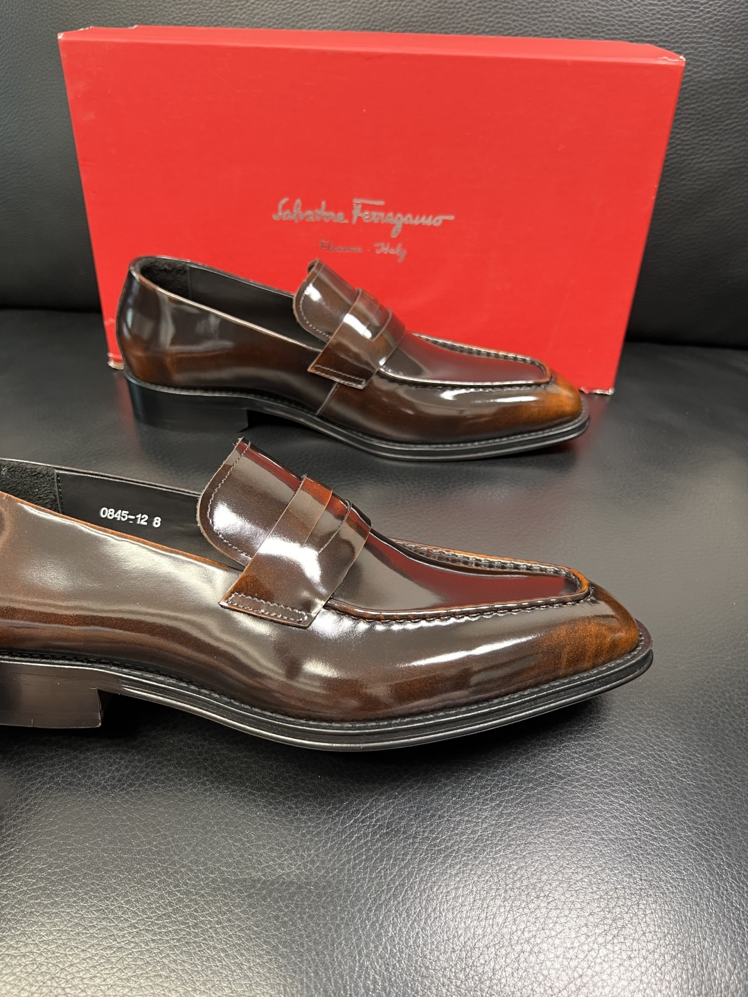 Ferragamo 高品质 顶级工艺品 菲拉格慕 皮鞋 专柜同步发售原厂配置，意大利进口原版牛皮，进口水