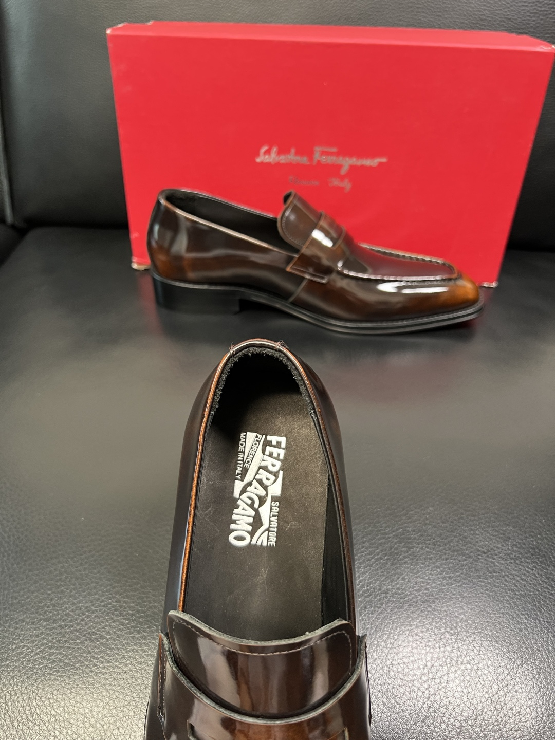Ferragamo 高品质 顶级工艺品 菲拉格慕 皮鞋 专柜同步发售原厂配置，意大利进口原版牛皮，进口水