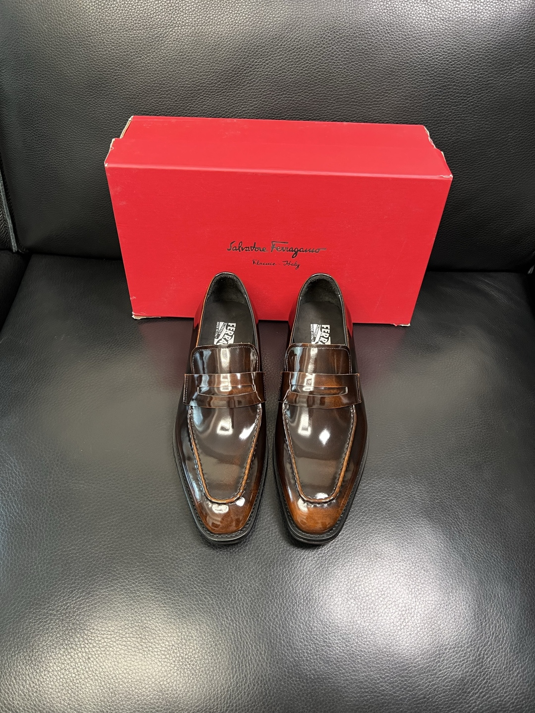 Ferragamo 高品质 顶级工艺品 菲拉格慕 皮鞋 专柜同步发售原厂配置，意大利进口原版牛皮，进口水