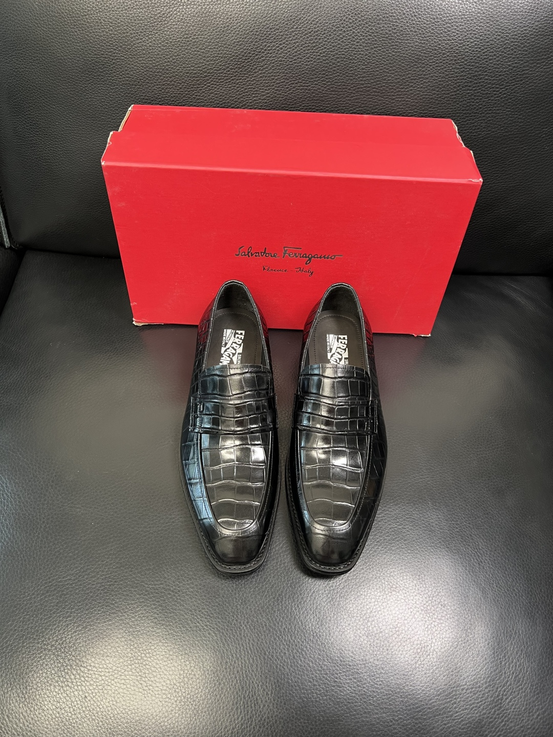 Ferragamo 高品质 顶级工艺品 菲拉格慕 皮鞋 专柜同步发售原厂配置，意大利进口原版牛皮，进口水