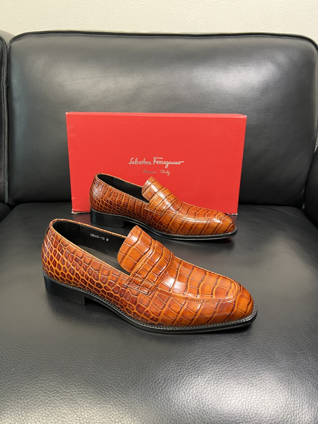 Ferragamo 高品质 顶级工艺品 菲拉格慕 皮鞋 专柜同步发售原厂配置，意大利进口原版牛皮，进口水