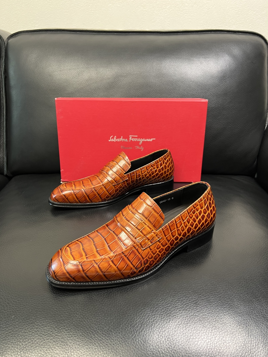 Ferragamo 高品质 顶级工艺品 菲拉格慕 皮鞋 专柜同步发售原厂配置，意大利进口原版牛皮，进口水