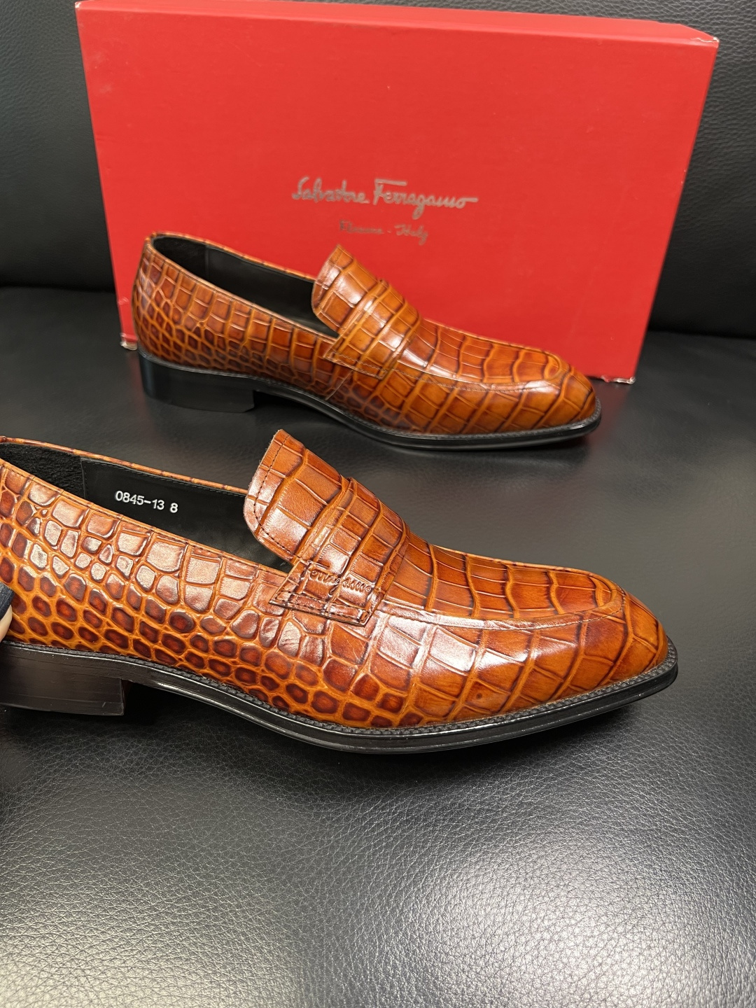 Ferragamo 高品质 顶级工艺品 菲拉格慕 皮鞋 专柜同步发售原厂配置，意大利进口原版牛皮，进口水