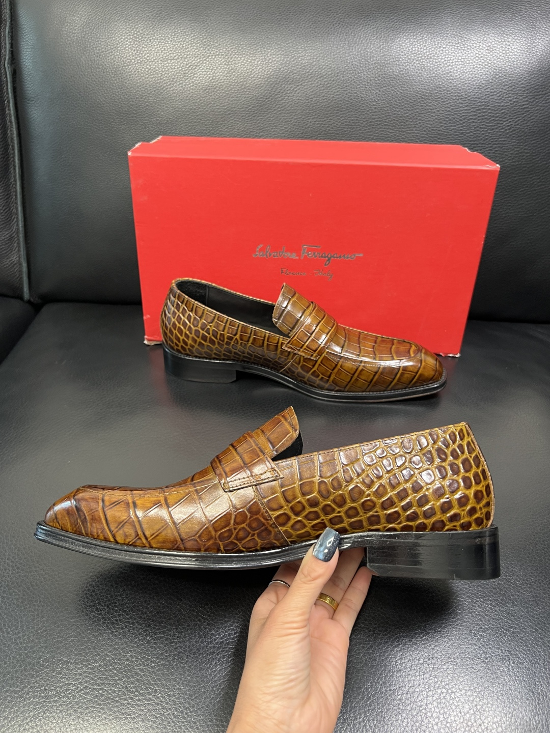 Ferragamo 高品质 顶级工艺品 菲拉格慕 皮鞋 专柜同步发售原厂配置，意大利进口原版牛皮，进口水