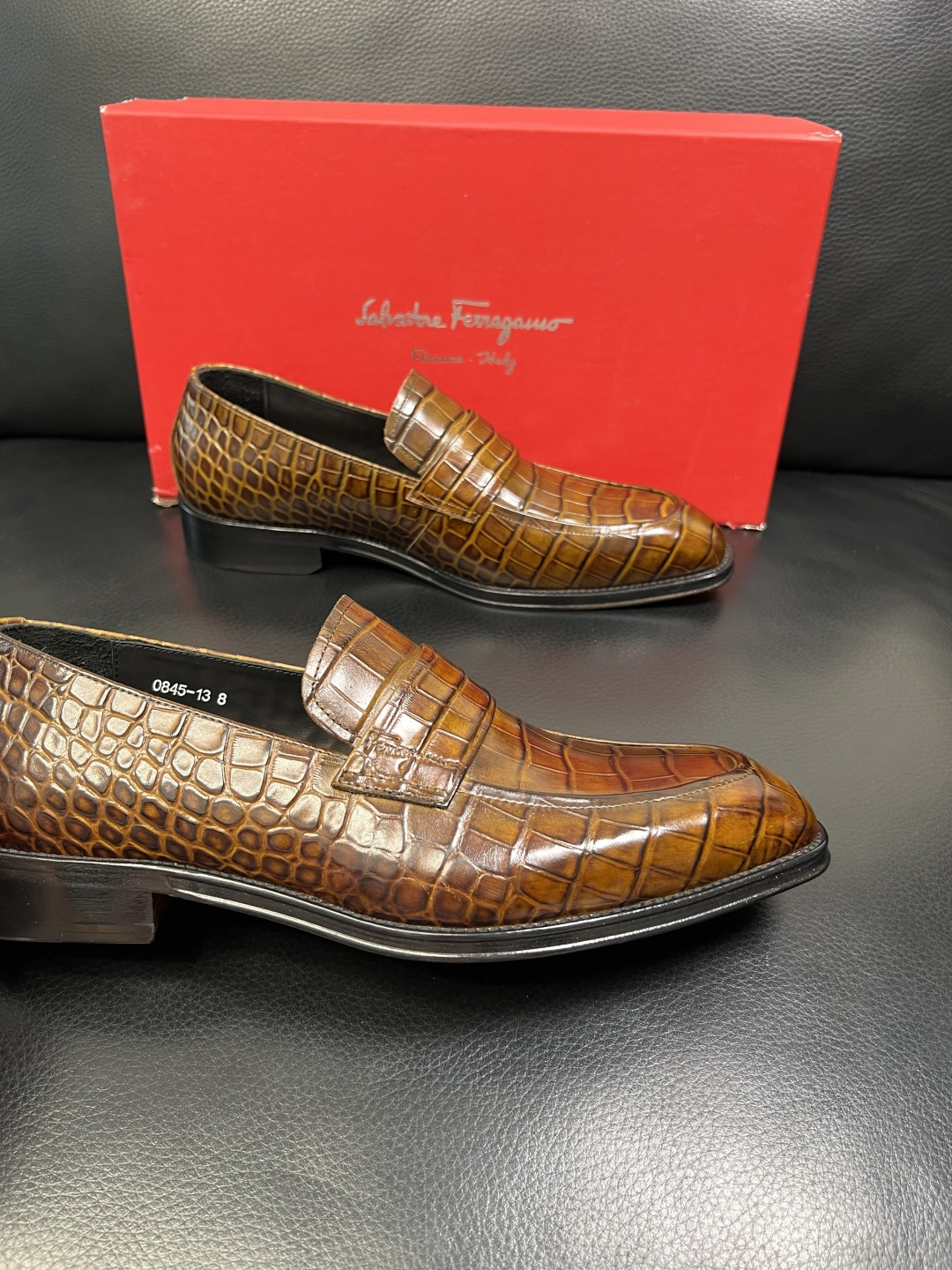 Ferragamo 高品质 顶级工艺品 菲拉格慕 皮鞋 专柜同步发售原厂配置，意大利进口原版牛皮，进口水