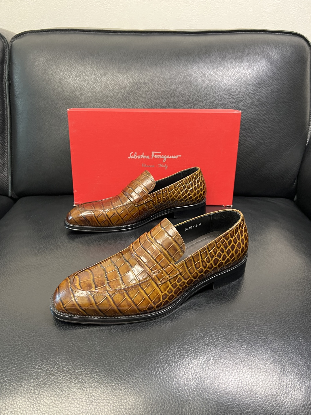 Ferragamo 高品质 顶级工艺品 菲拉格慕 皮鞋 专柜同步发售原厂配置，意大利进口原版牛皮，进口水