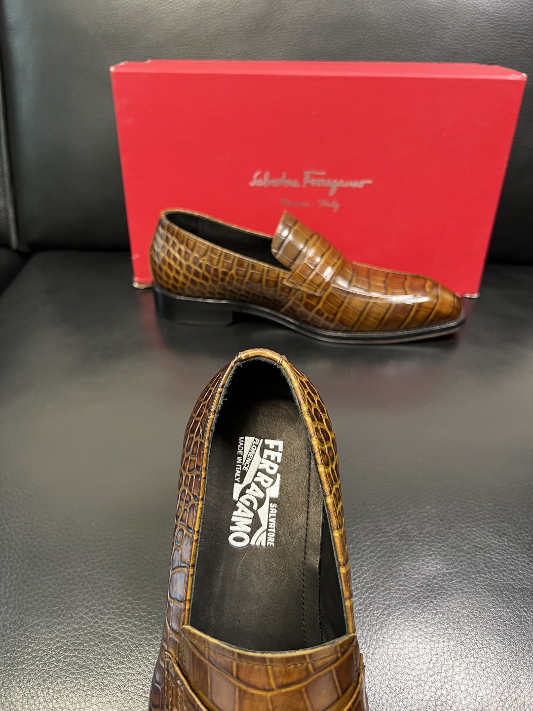 Ferragamo 高品质 顶级工艺品 菲拉格慕 皮鞋 专柜同步发售原厂配置，意大利进口原版牛皮，进口水