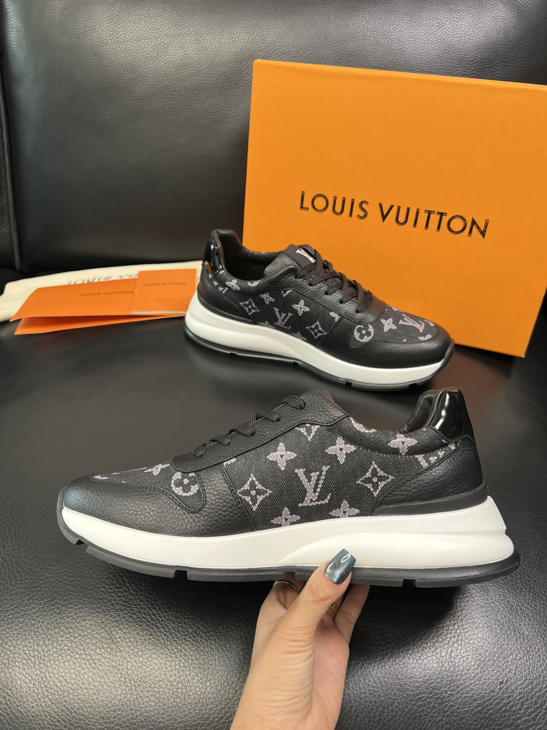 Lv 高品质 顶级工艺品 路易威登，运动板鞋专柜同步，鞋面意大利进口，高品质拼接缤纷色彩复杂工艺品，进口