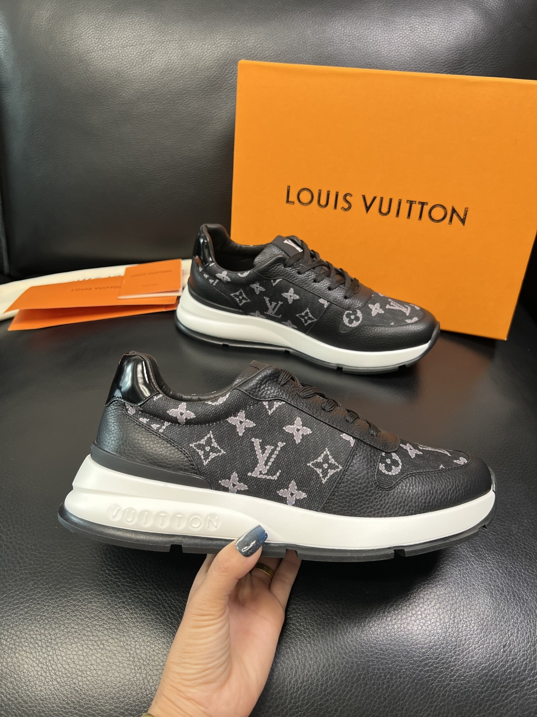 Lv 高品质 顶级工艺品 路易威登，运动板鞋专柜同步，鞋面意大利进口，高品质拼接缤纷色彩复杂工艺品，进口
