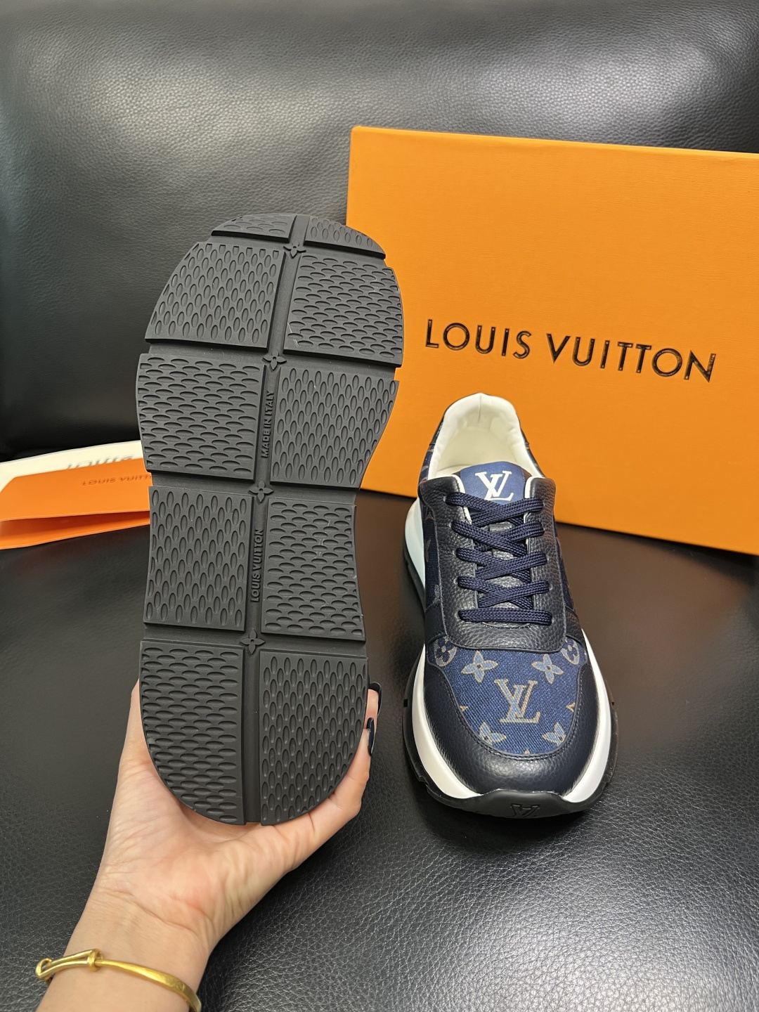 Lv 高品质 顶级工艺品 路易威登，运动板鞋专柜同步，鞋面意大利进口，高品质拼接缤纷色彩复杂工艺品，进口