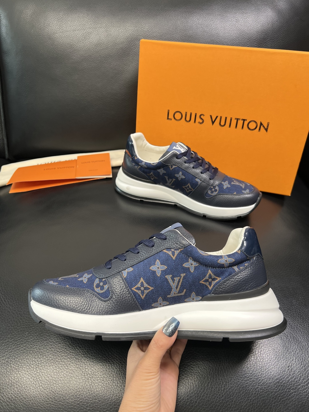 Lv 高品质 顶级工艺品 路易威登，运动板鞋专柜同步，鞋面意大利进口，高品质拼接缤纷色彩复杂工艺品，进口