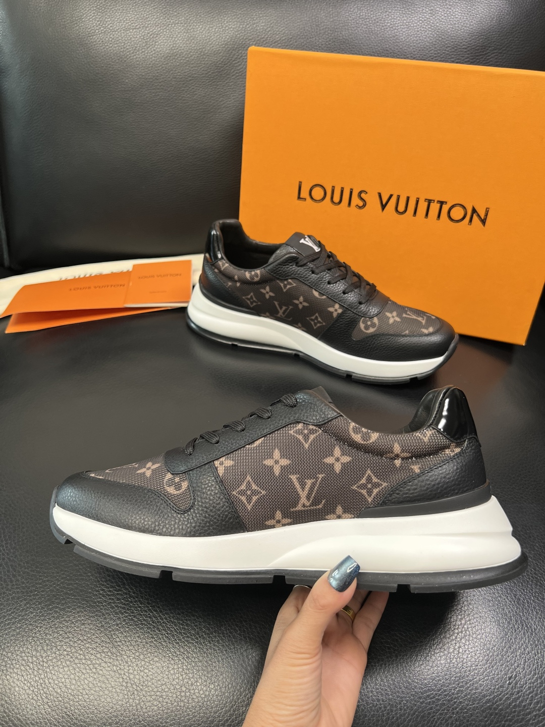Lv 高品质 顶级工艺品 路易威登，运动板鞋专柜同步，鞋面意大利进口，高品质拼接缤纷色彩复杂工艺品，进口