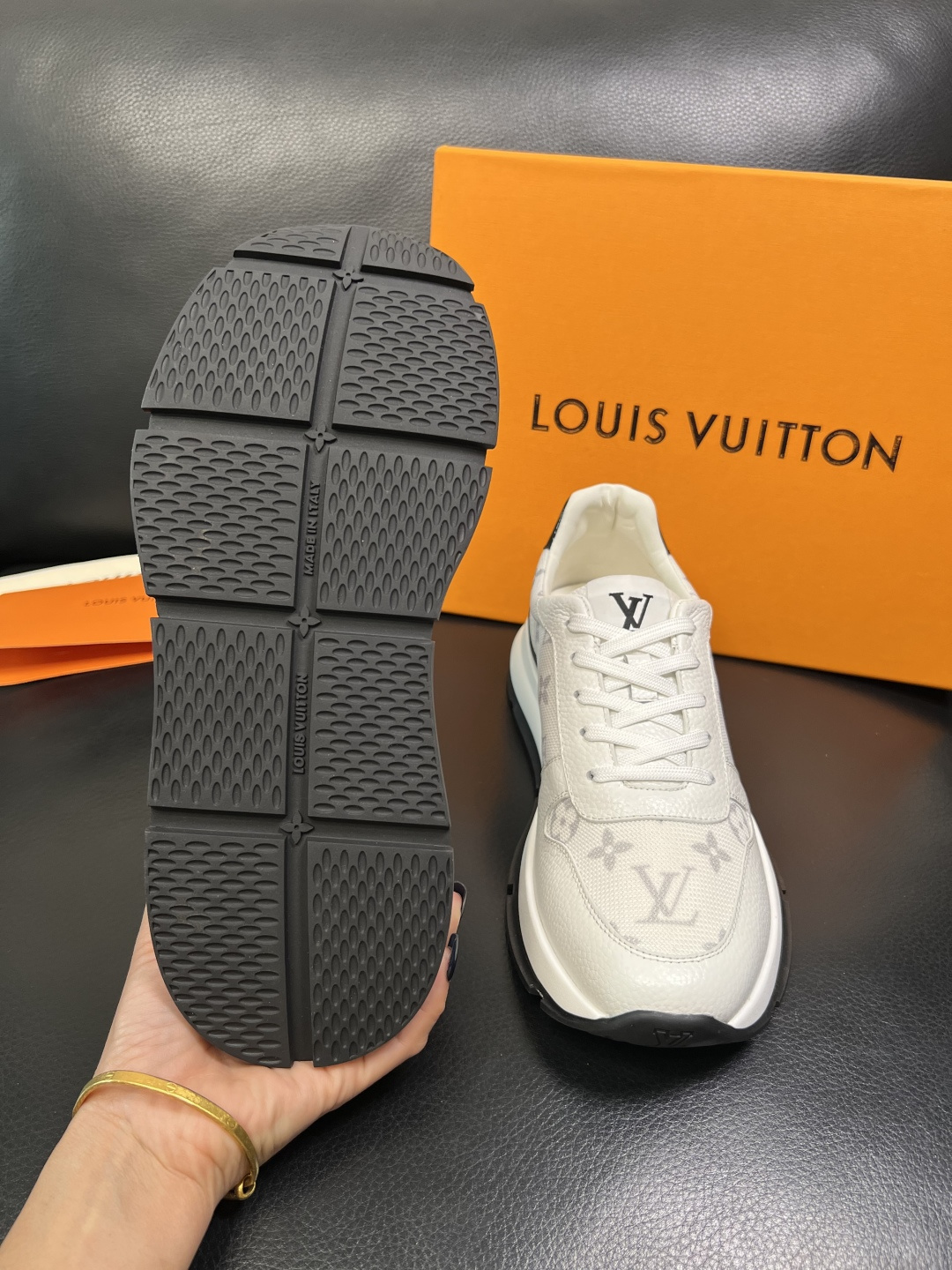 Lv 高品质 顶级工艺品 路易威登，运动板鞋专柜同步，鞋面意大利进口，高品质拼接缤纷色彩复杂工艺品，进口