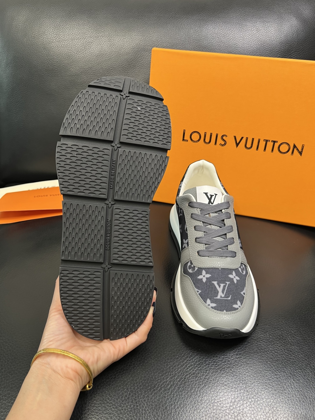 Lv 高品质 顶级工艺品 路易威登，运动板鞋专柜同步，鞋面意大利进口，高品质拼接缤纷色彩复杂工艺品，进口