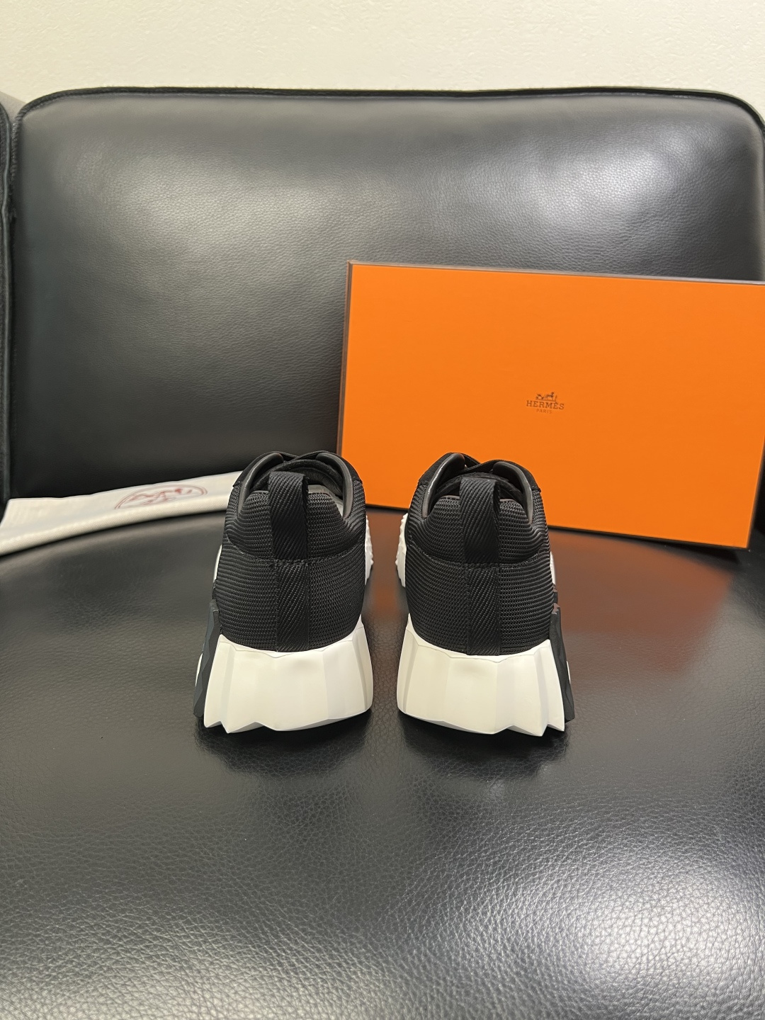 Hermes 高品质 顶级工艺品 爱马仕 专柜同步发售原厂配置，意大利进口原版牛皮面料，高品质拼接工艺，