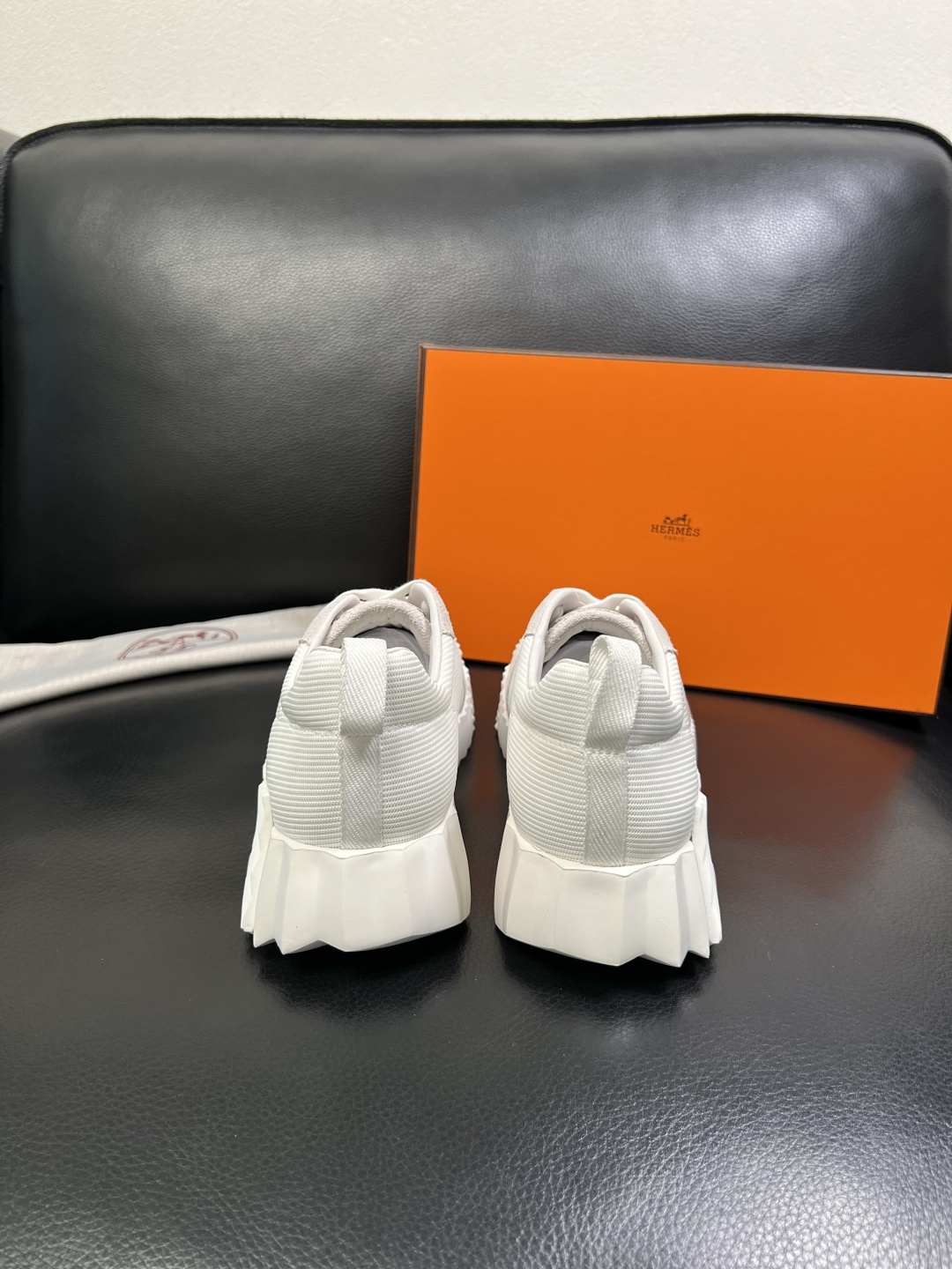 Hermes 高品质 顶级工艺品 爱马仕 专柜同步发售原厂配置，意大利进口原版牛皮面料，高品质拼接工艺，