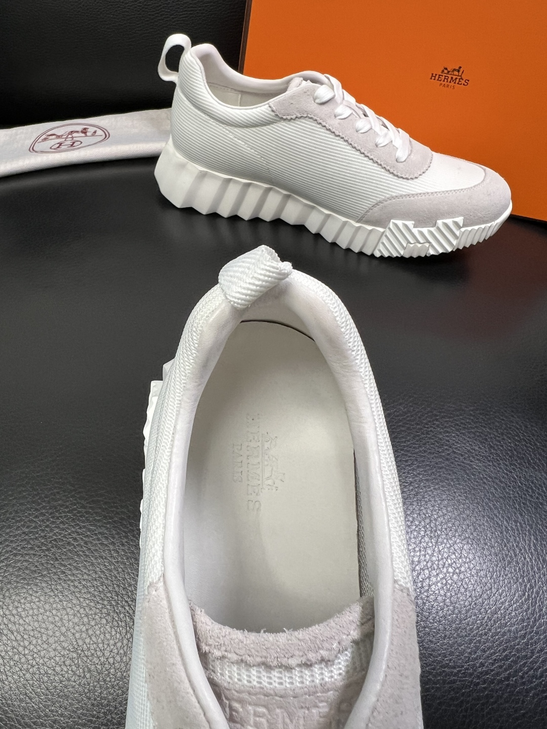 Hermes 高品质 顶级工艺品 爱马仕 专柜同步发售原厂配置，意大利进口原版牛皮面料，高品质拼接工艺，