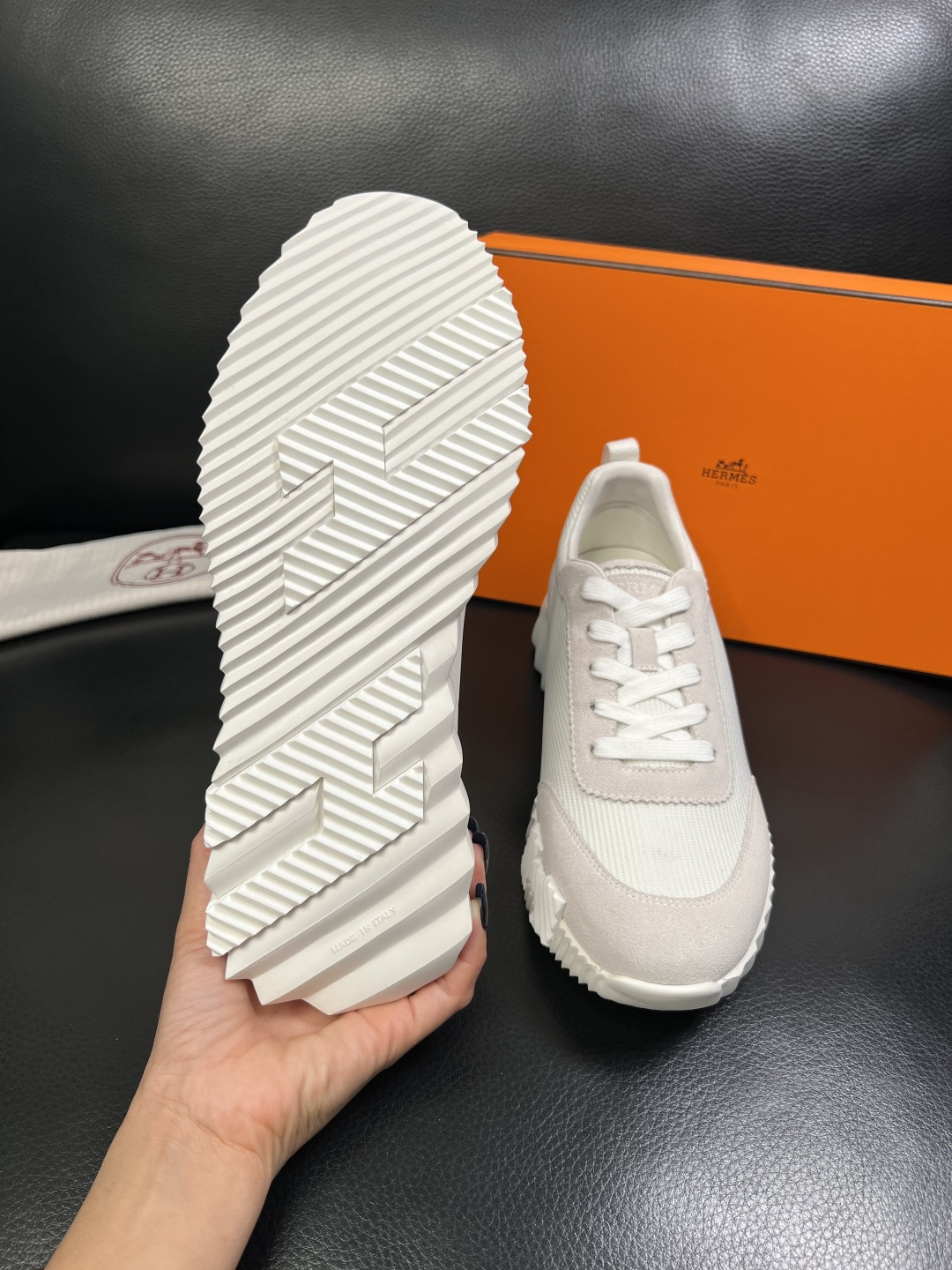 Hermes 高品质 顶级工艺品 爱马仕 专柜同步发售原厂配置，意大利进口原版牛皮面料，高品质拼接工艺，