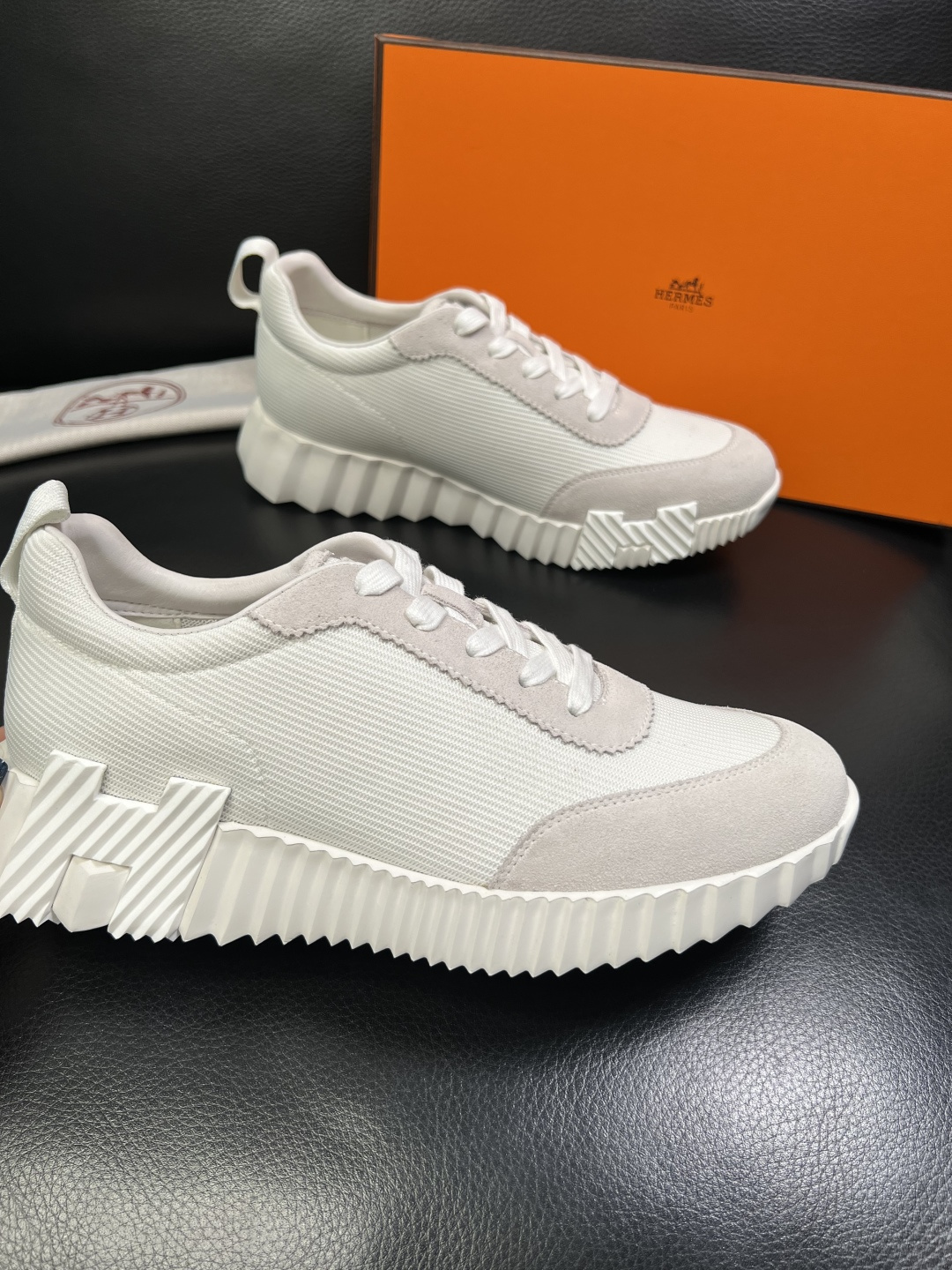 Hermes 高品质 顶级工艺品 爱马仕 专柜同步发售原厂配置，意大利进口原版牛皮面料，高品质拼接工艺，