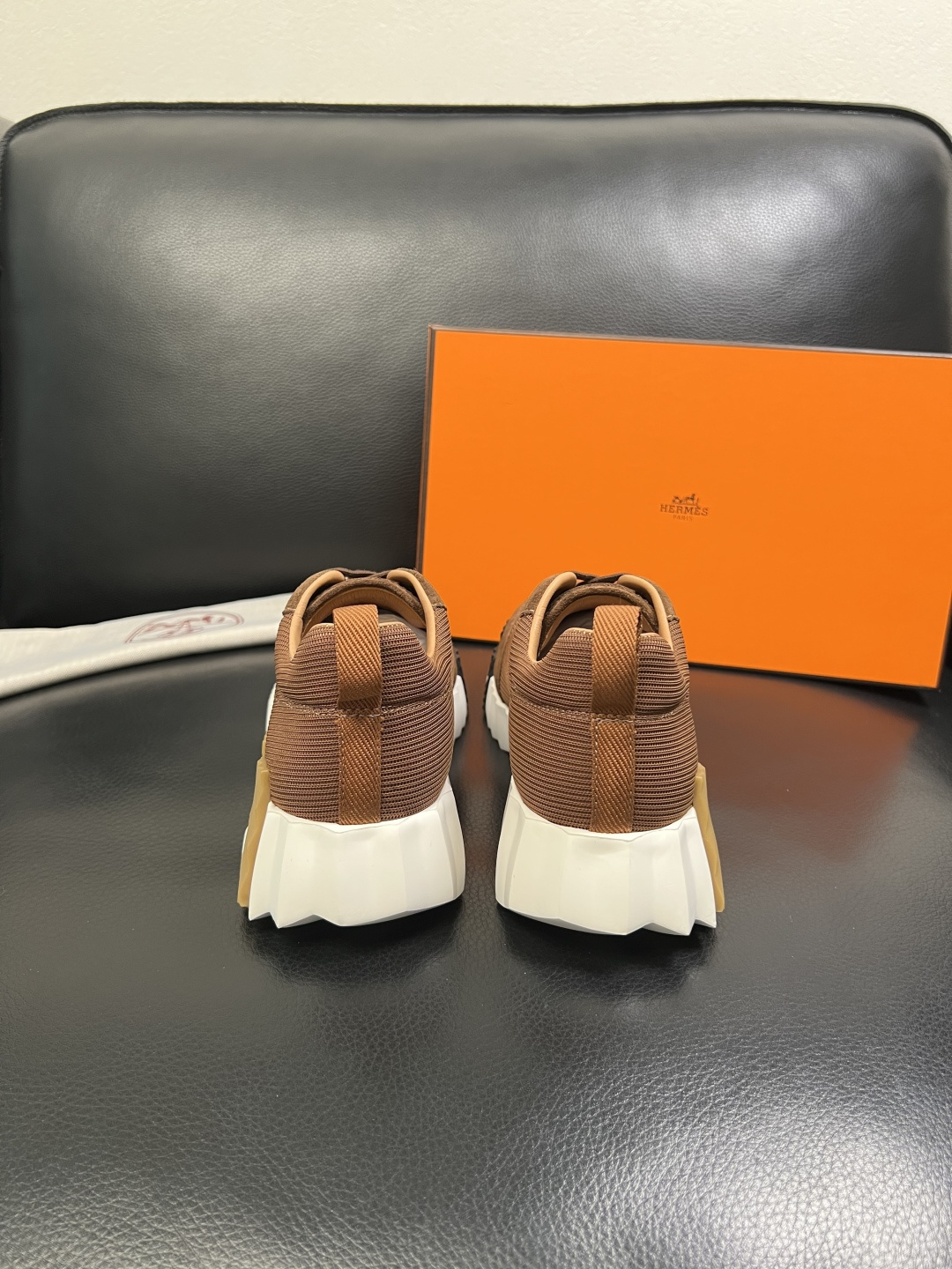 Hermes 高品质 顶级工艺品 爱马仕 专柜同步发售原厂配置，意大利进口原版牛皮面料，高品质拼接工艺，