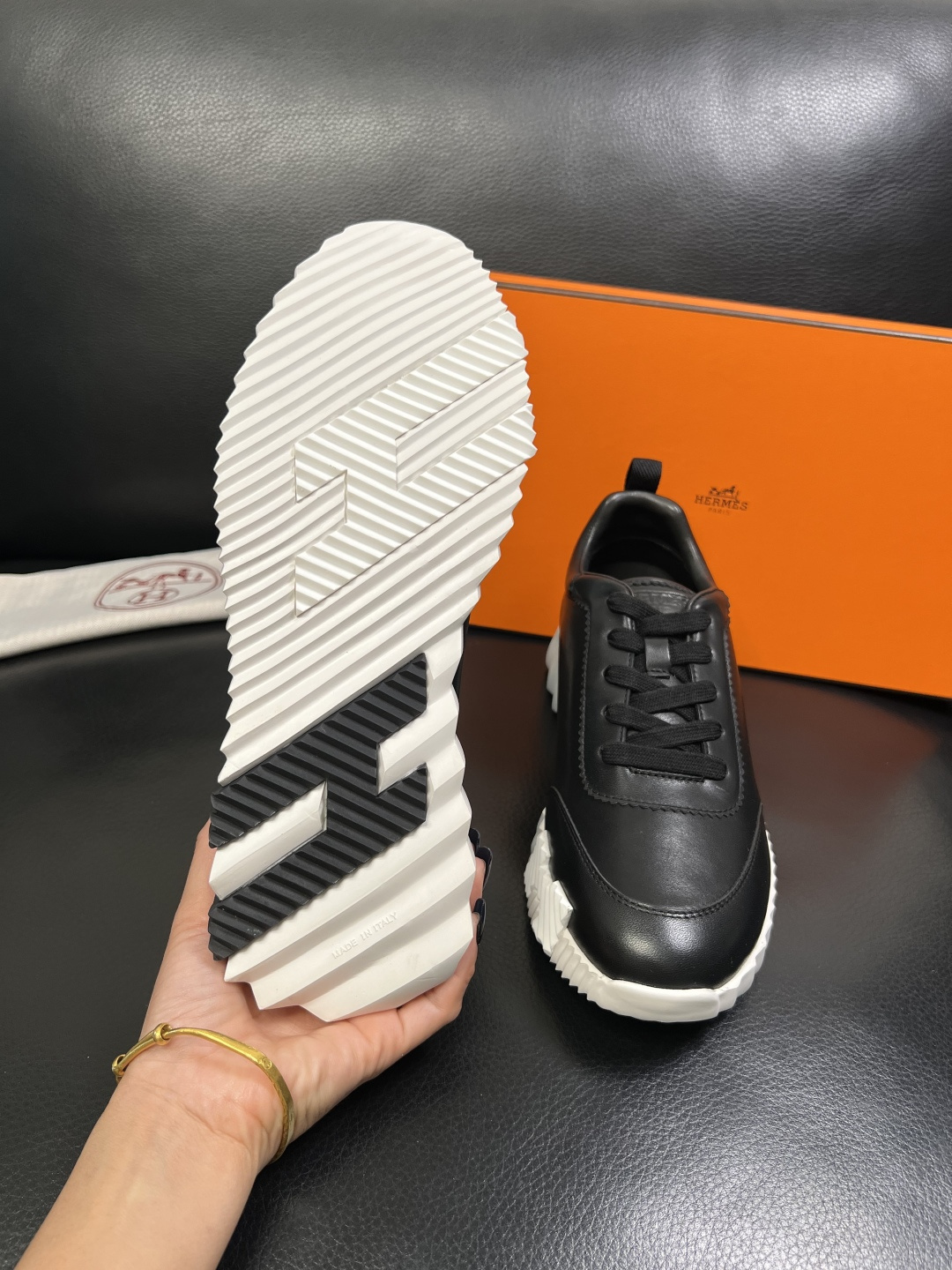 Hermes 高品质 顶级工艺品 爱马仕 专柜同步发售原厂配置，意大利进口原版牛皮面料，高品质拼接工艺，