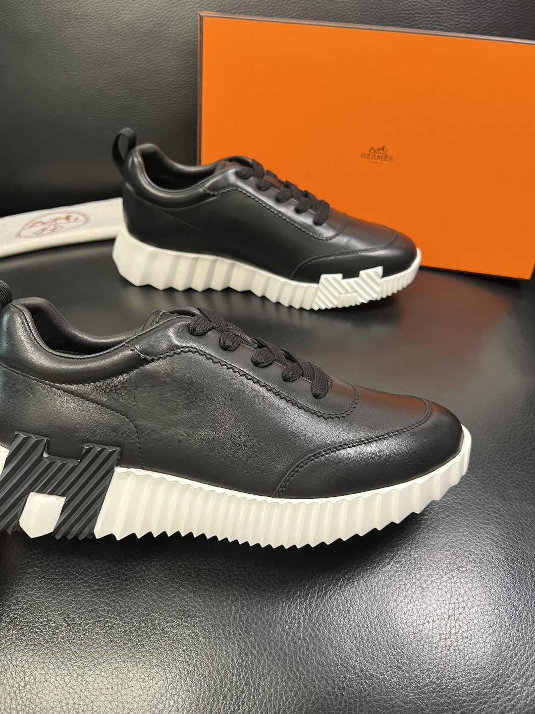 Hermes 高品质 顶级工艺品 爱马仕 专柜同步发售原厂配置，意大利进口原版牛皮面料，高品质拼接工艺，