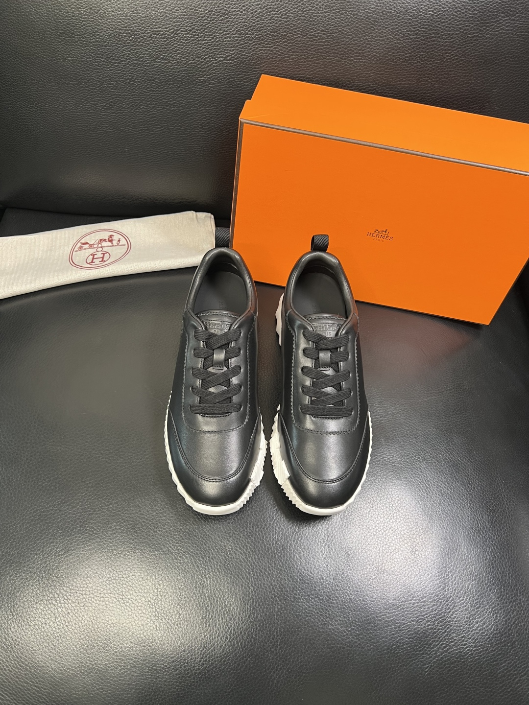 Hermes 高品质 顶级工艺品 爱马仕 专柜同步发售原厂配置，意大利进口原版牛皮面料，高品质拼接工艺，