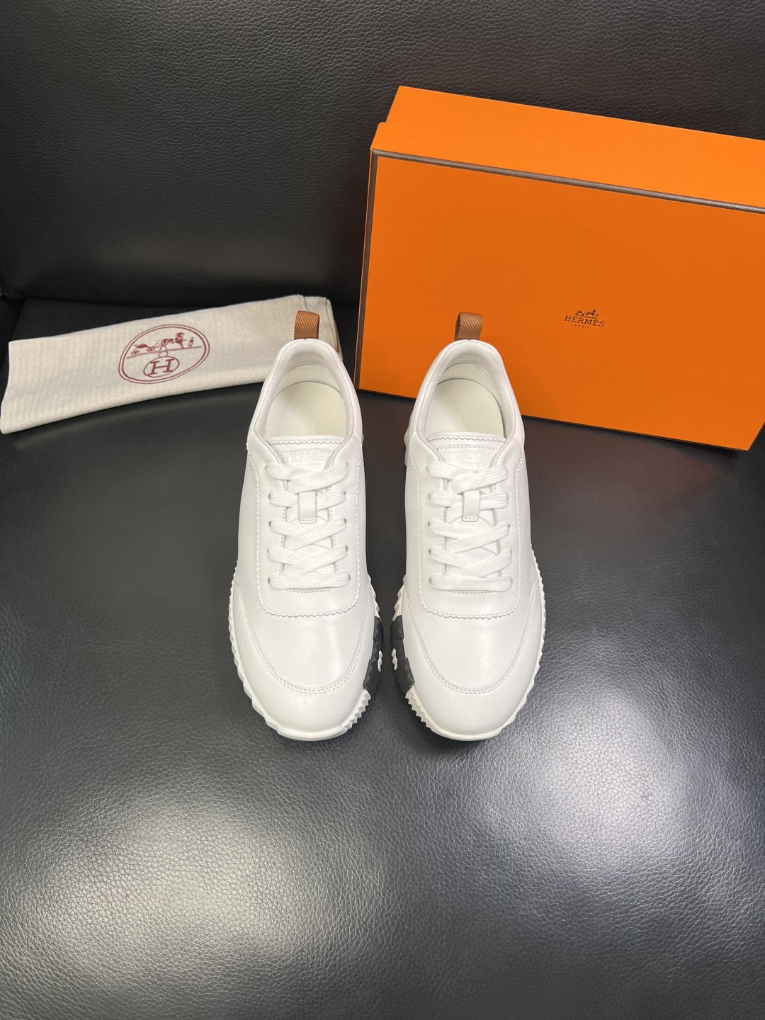 Hermes 高品质 顶级工艺品 爱马仕 专柜同步发售原厂配置，意大利进口原版牛皮面料，高品质拼接工艺，