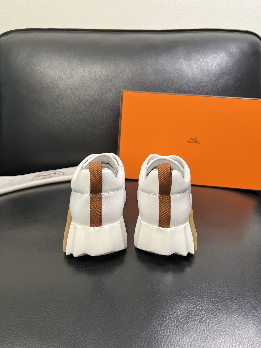 Hermes 高品质 顶级工艺品 爱马仕 专柜同步发售原厂配置，意大利进口原版牛皮面料，高品质拼接工艺，