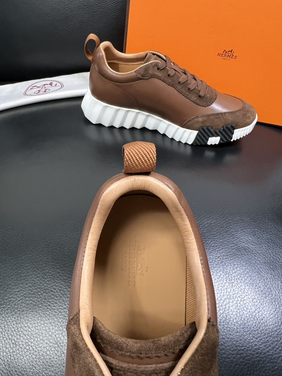 Hermes 高品质 顶级工艺品 爱马仕 专柜同步发售原厂配置，意大利进口原版牛皮面料，高品质拼接工艺，