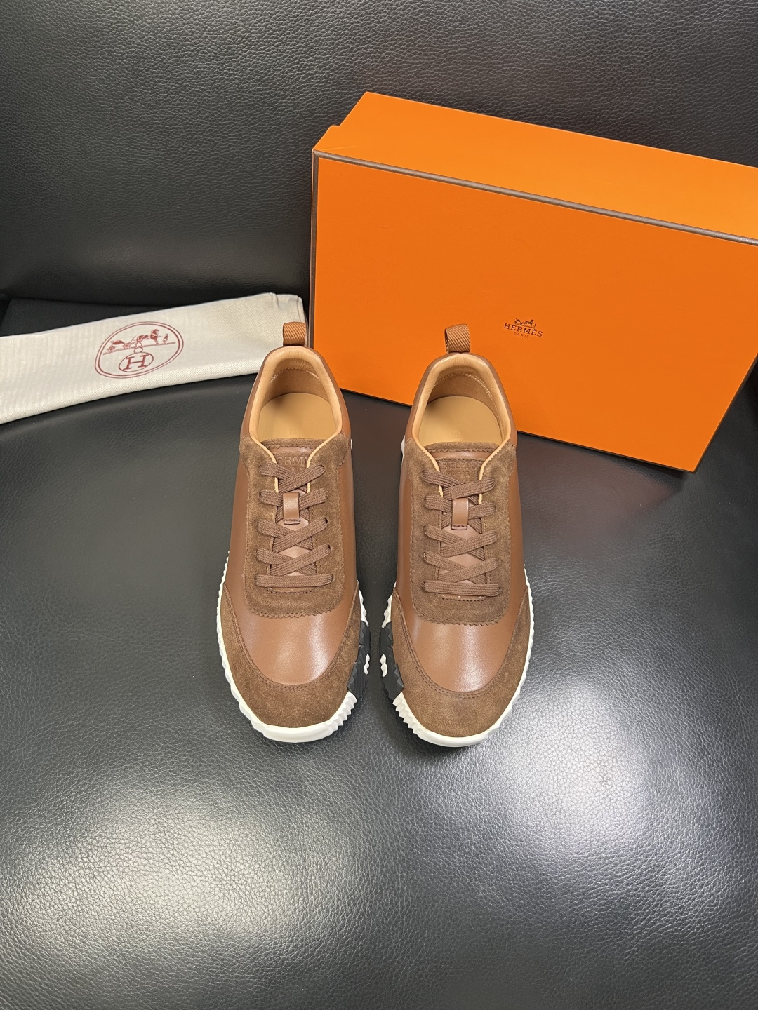 Hermes 高品质 顶级工艺品 爱马仕 专柜同步发售原厂配置，意大利进口原版牛皮面料，高品质拼接工艺，