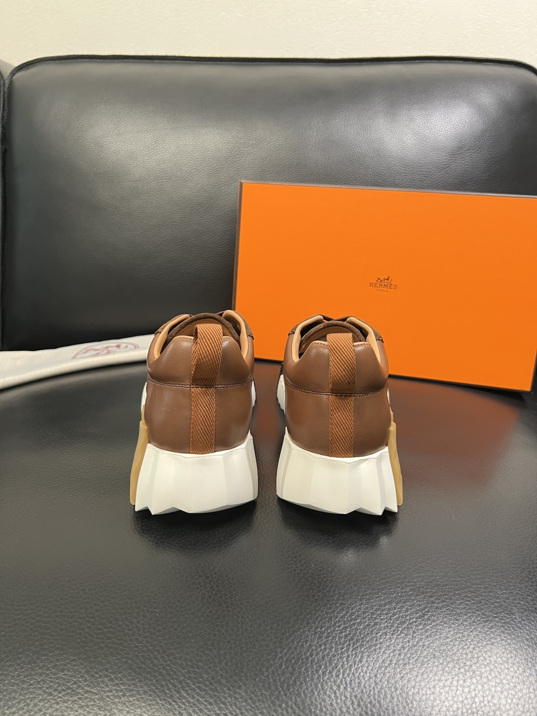 Hermes 高品质 顶级工艺品 爱马仕 专柜同步发售原厂配置，意大利进口原版牛皮面料，高品质拼接工艺，