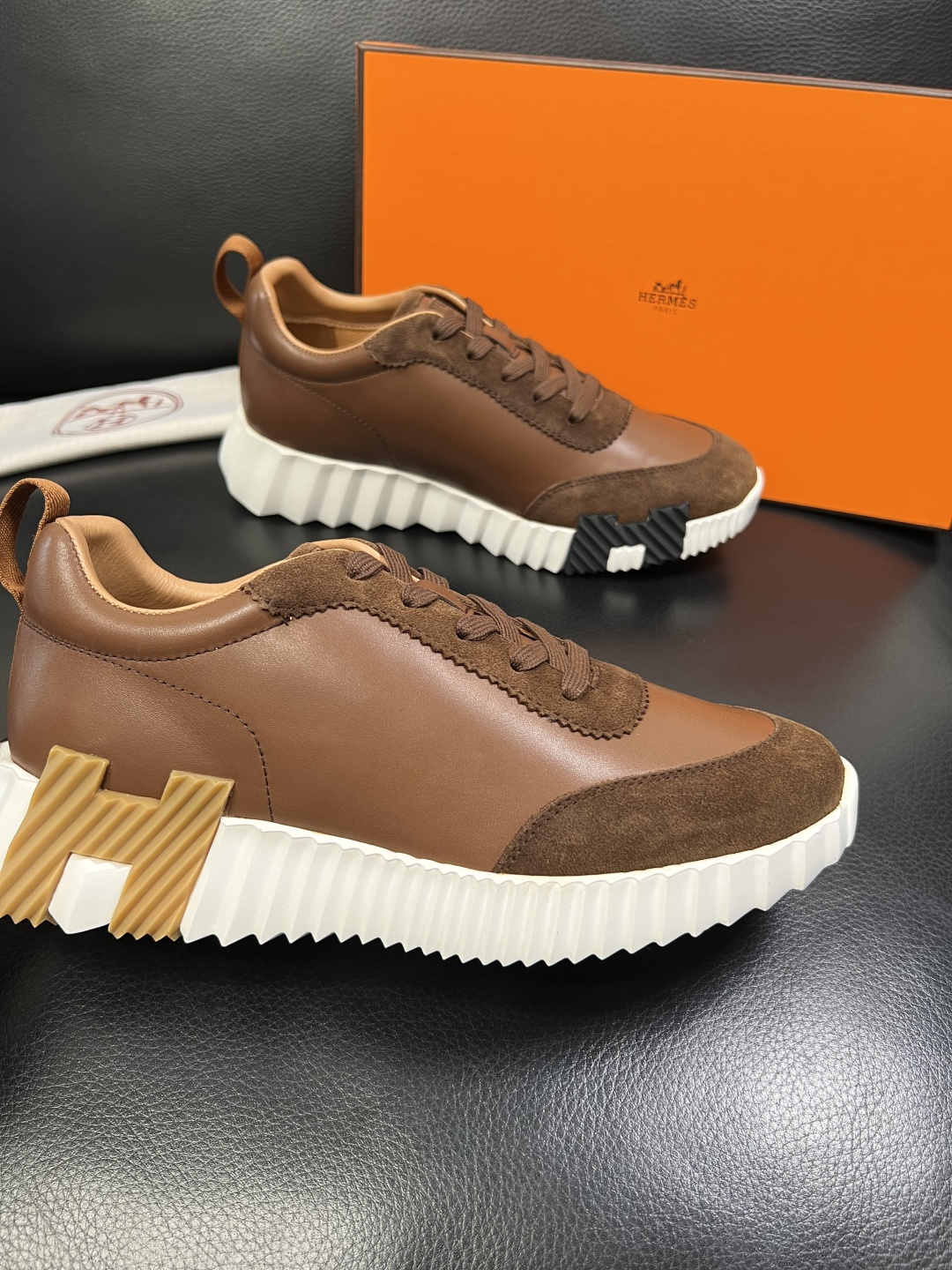 Hermes 高品质 顶级工艺品 爱马仕 专柜同步发售原厂配置，意大利进口原版牛皮面料，高品质拼接工艺，