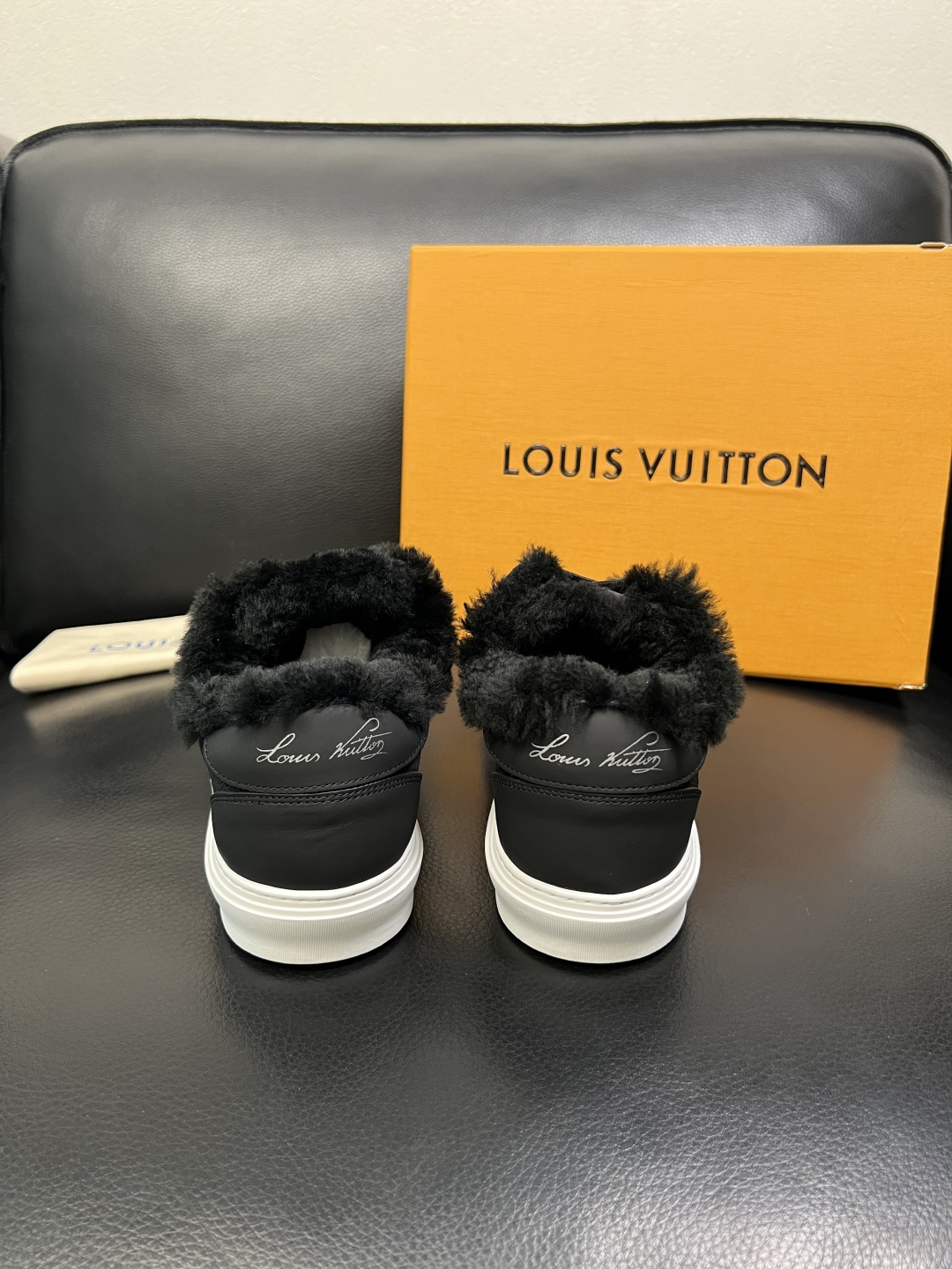 Lv 高品质 顶级工艺品 路易威登，运动板鞋专柜同步，鞋面意大利进口，高品质拼接缤纷色彩复杂工艺品，进口