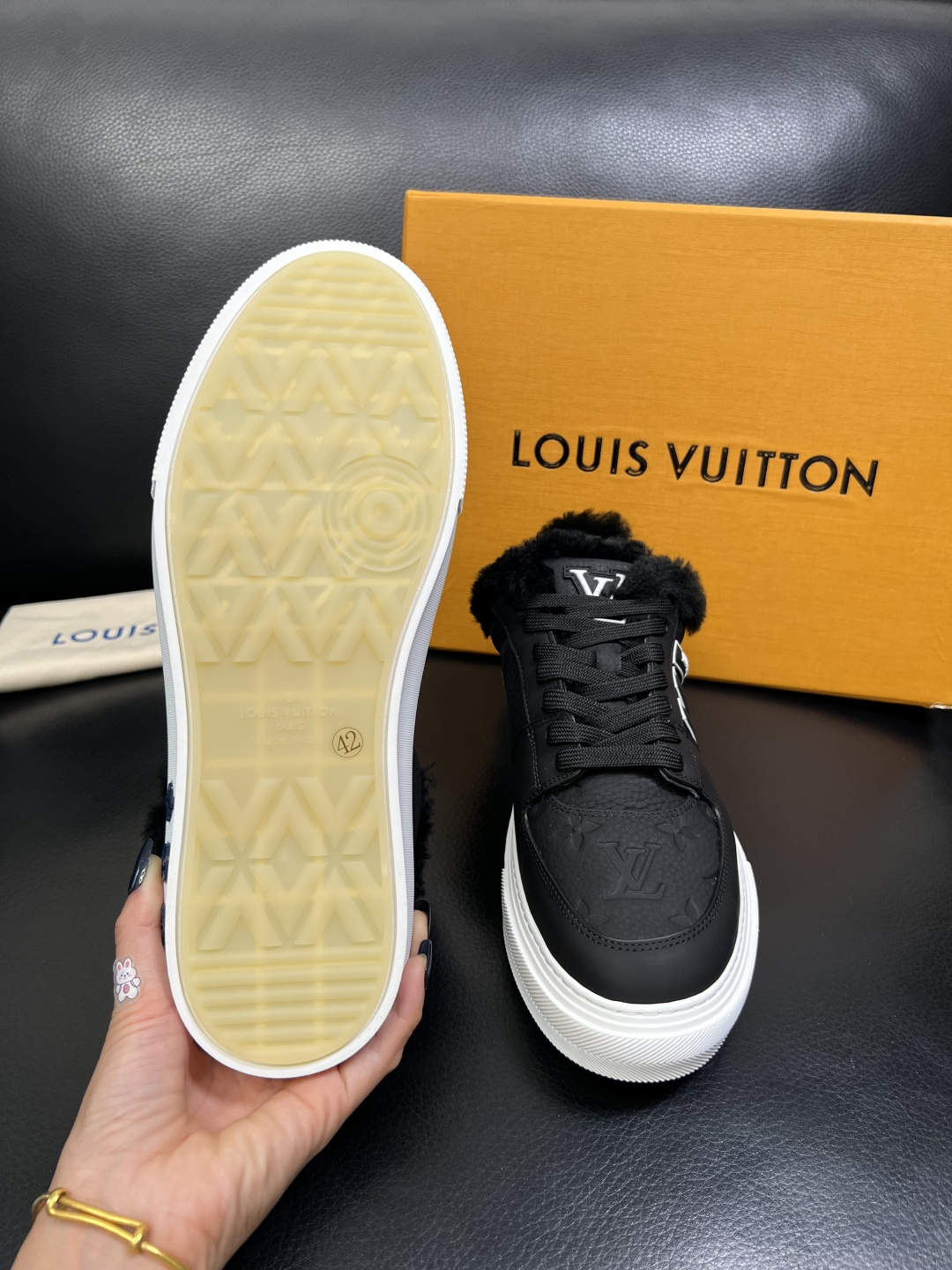 Lv 高品质 顶级工艺品 路易威登，运动板鞋专柜同步，鞋面意大利进口，高品质拼接缤纷色彩复杂工艺品，进口