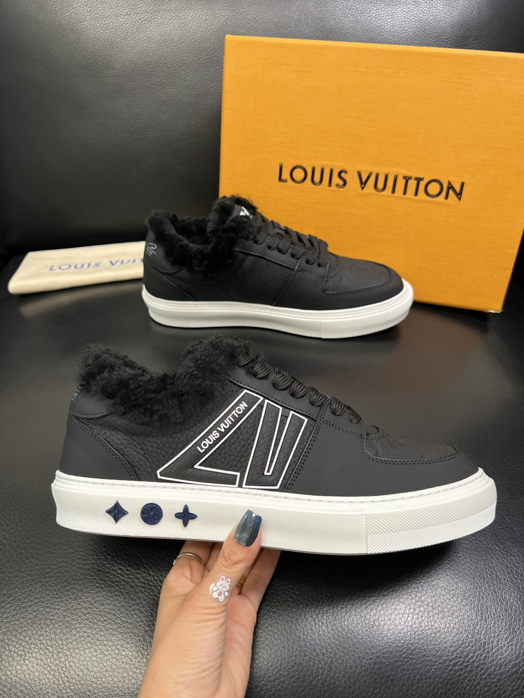 Lv 高品质 顶级工艺品 路易威登，运动板鞋专柜同步，鞋面意大利进口，高品质拼接缤纷色彩复杂工艺品，进口