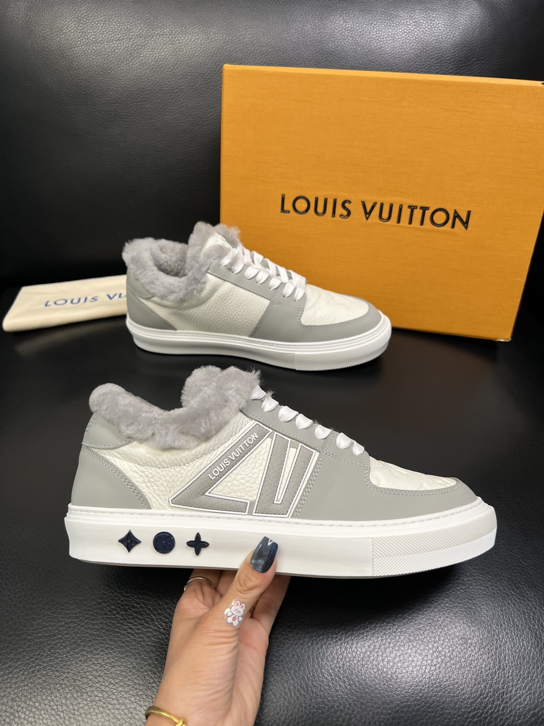 Lv 高品质 顶级工艺品 路易威登，运动板鞋专柜同步，鞋面意大利进口，高品质拼接缤纷色彩复杂工艺品，进口