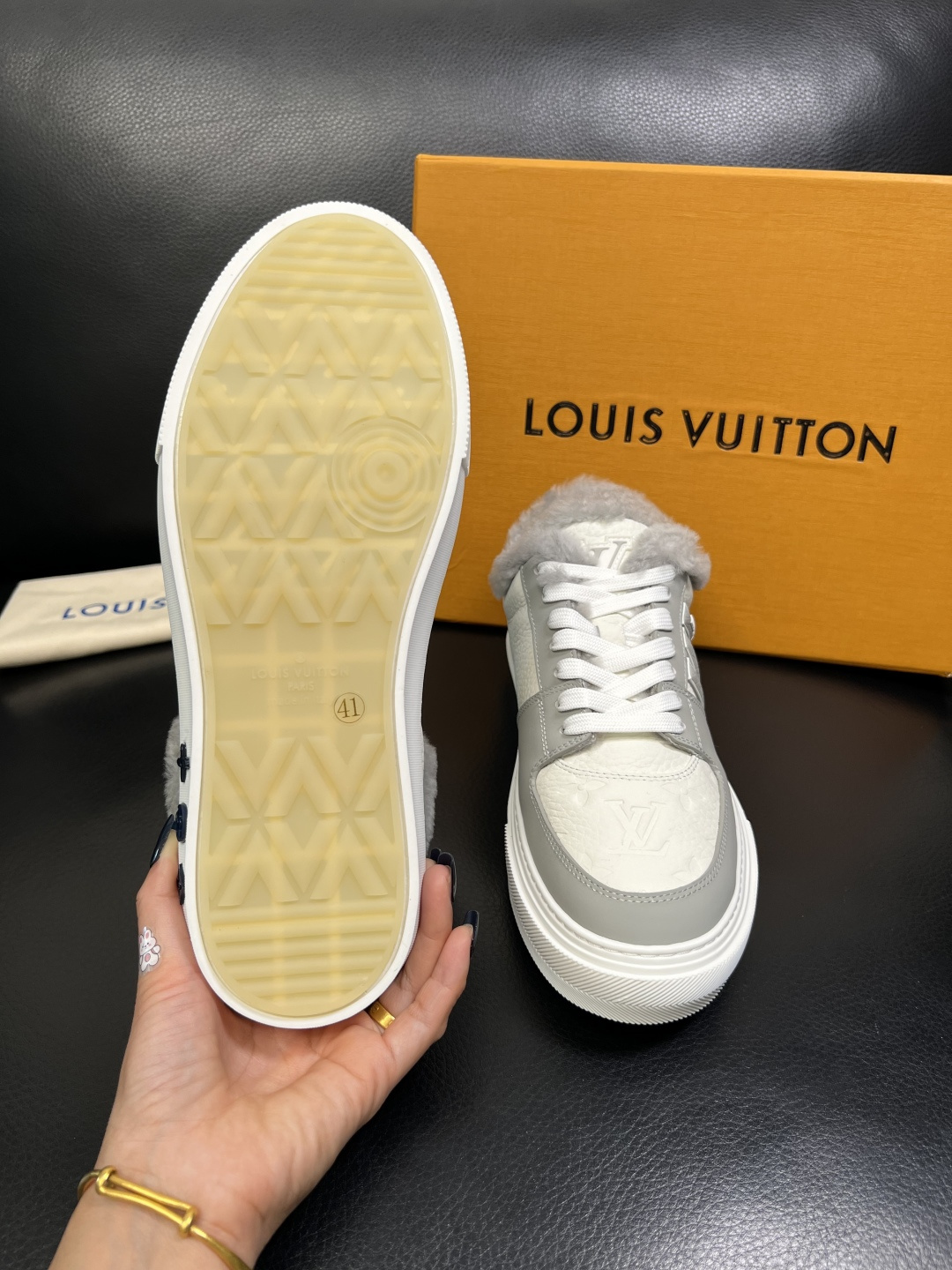 Lv 高品质 顶级工艺品 路易威登，运动板鞋专柜同步，鞋面意大利进口，高品质拼接缤纷色彩复杂工艺品，进口